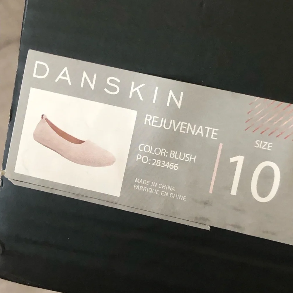 Danskin Luxe Rejuvenate. Memory foam shoes. Size 10 - Picture 11 of 12